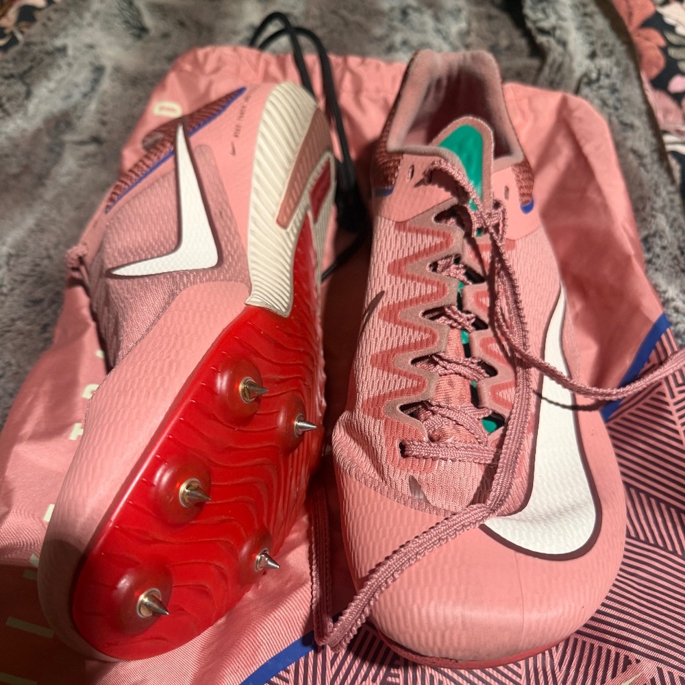 Nike zoom rival